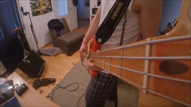 Iron Maiden - Running Free Bass cover смотреть онлайн