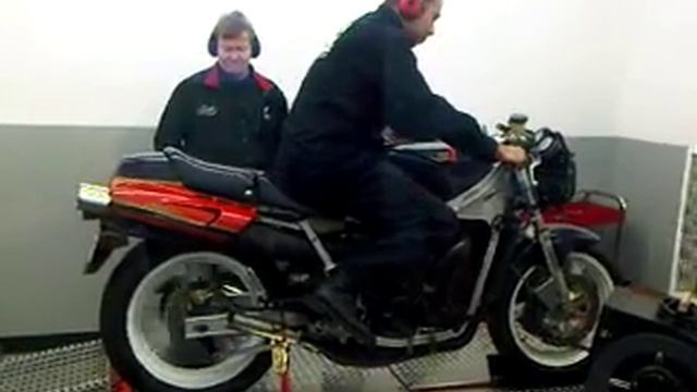 1985 Suzuki RG500 WW dyno run 88HP смотреть онлайн
