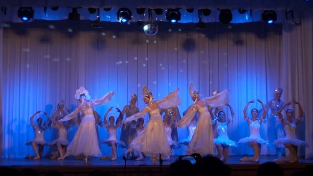 Вальс снежинок. Ансамбль Москвич смотреть онлайн