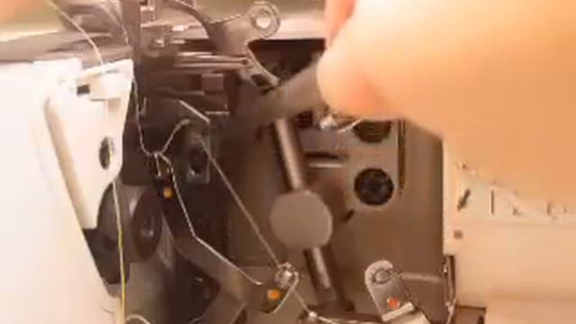 Singer Pro Finish Serger Threading: Part 1 смотреть онлайн