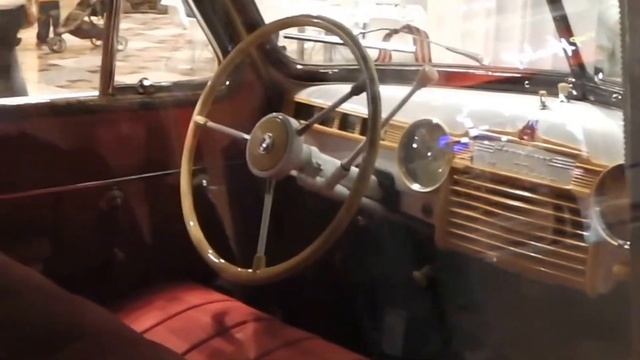 ГАЗ-М20 "Победа" в ЦДМ смотреть онлайн