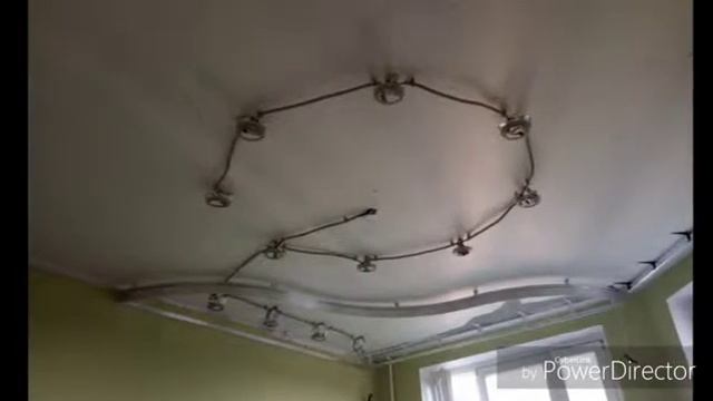Двухуровневый натяжной потолок с нишей под скрытый карниз. смотреть онлайн