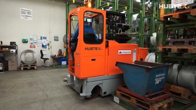 Многоходовой погрузчик Hubtex для работы в узких проходах