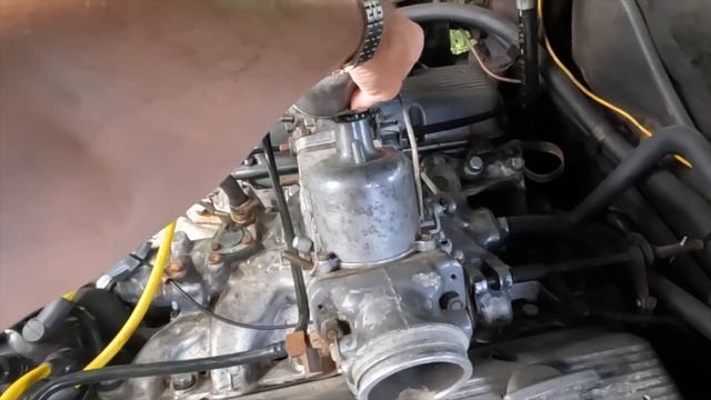 The Rover V8 Runs! But it doesn't work..Mystery oil starvation... смотреть онлайн