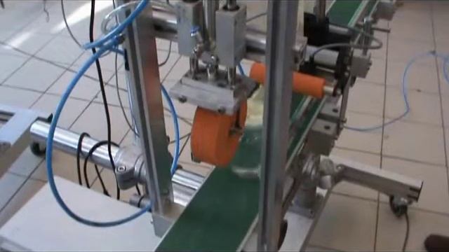 Нанесение Г-образной защитной марки на крышку банки смотреть онлайн