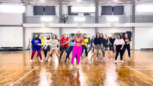 BAMBI | ZUMBA MEGAMIX 98 | LATIN FUSION | OFFICIAL CHOREO смотреть онлайн