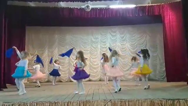 Танец "Платочек". Предгорный район, посёлок Ясная Поляна, хореографическая студия "DANCE MIX" смотреть онлайн