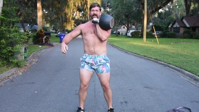 МОЩНАЯ тренировка с гирями для нижней части тела (Сжигание жира БЫСТРО) смотреть онлайн