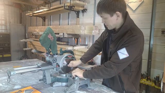 Обучение Работе По Дереву | Замена Диска На Торцовочной Пиле смотреть онлайн