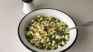 Пирожки с луком и яйцом из слоеного дрожжевого теста /Pies with green onions and boiled eggs