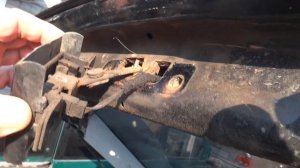 Разборка Volkswagen Bora и Golf 4 . Замок задней крышки багажника,  как снять?