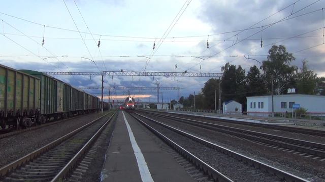 Электровоз ЭП20-035 с пассажирским поездом №742 Брянск - Москва смотреть онлайн