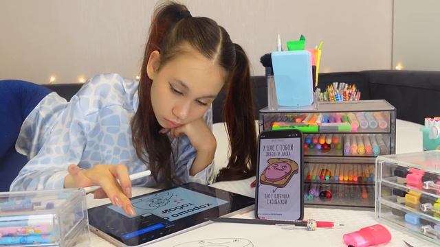 АЙПАД Против СКЕТЧБУКА? РИСУЕМ МЕМЫ ?