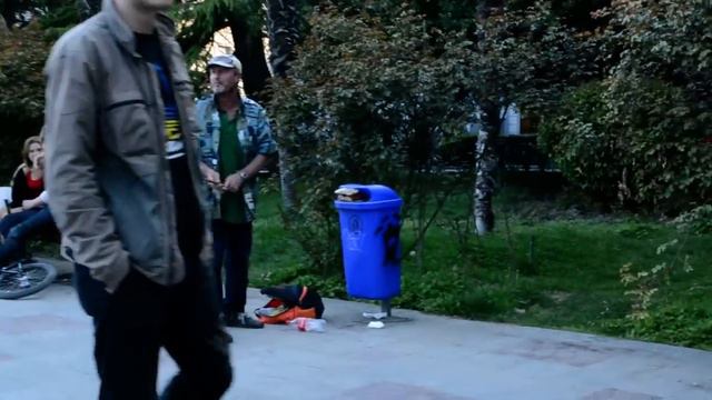 Бомж Исполняет Цоя! смотреть онлайн