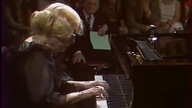 Yvonne Lefébure Bach/Liszt Fugue en la mineur, BWV 543. смотреть онлайн