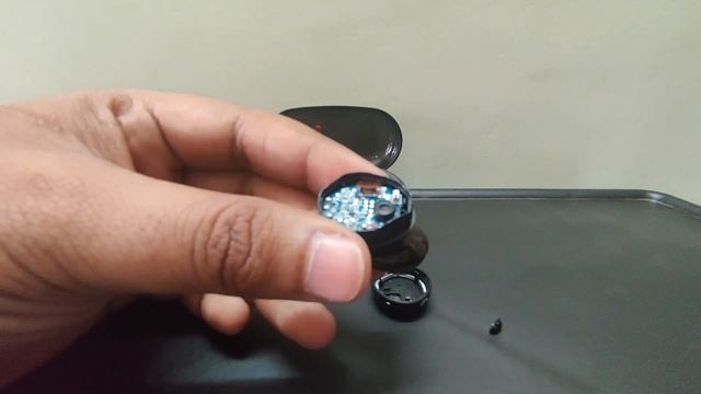 SONY WF-XB 700 EAR BUDS !!! Right Ear Bud Not Working and Red Light Blinking Problem Solved.... смотреть онлайн