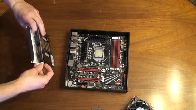 How to: Install a CPU and RAM смотреть онлайн