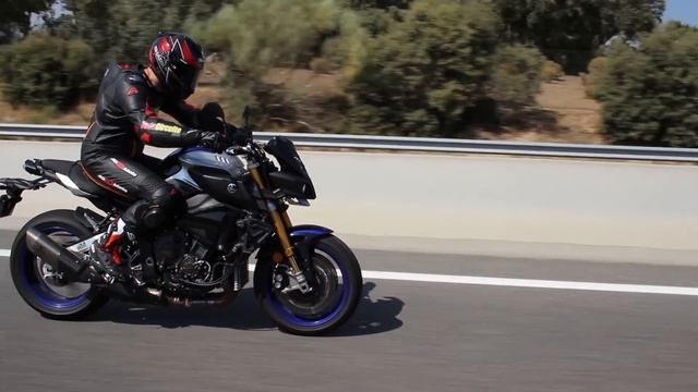 Yamaha MT-10 SP Pure Sound / Akrapovic смотреть онлайн