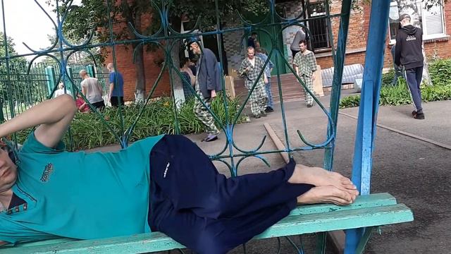 Больных поят таблетками и они начинают всего боятся - 2. смотреть онлайн