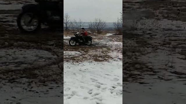 Снег и грязь. Днепр МТ-16 дрифт. смотреть онлайн