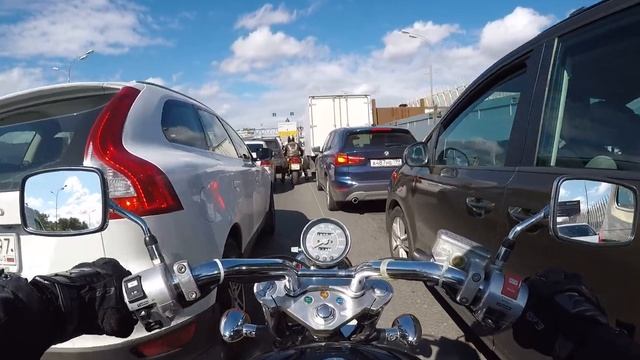 Серега из Voyager Лыткарино на красной Honda VFR 800 смотреть онлайн