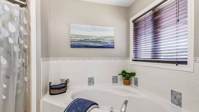 15 Shetland Dr, Georgina, ON смотреть онлайн