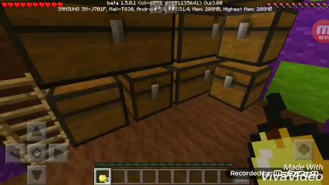 Играем в мини-игру в в Minecraft PE на телефоне смотреть онлайн