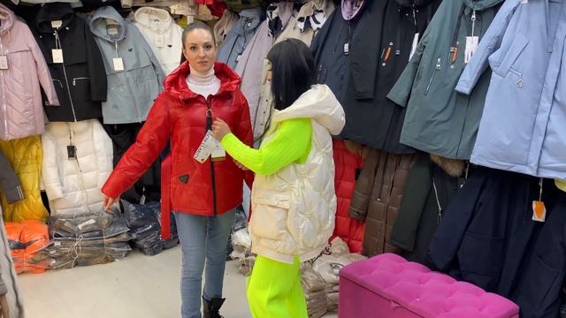 ТРЕНДОВЫЕ КУРТКИ?СКИДКИ К 8 МАРТА?10 ЛИНИЯ 131,133 ПАВИЛЬОН?Рынок Садовод Москва смотреть онлайн