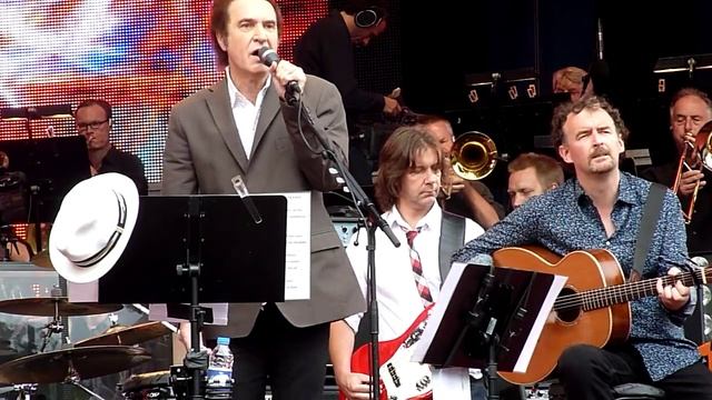 Ray Davies "Postcards from London", 21 August, Castle Park Ledreborg, Denmark смотреть онлайн