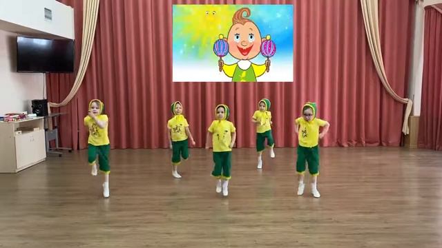 Поздравление выпускников от девчонок группы №11 "Тигрята" смотреть онлайн