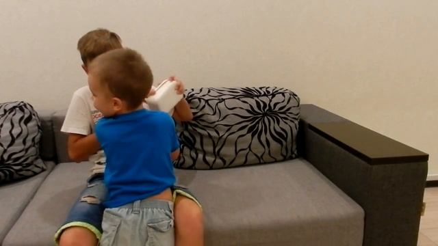 Как получить айфон бесплатно Нашли Айфон под подушкой Правда или Лож РЕАЛЬНЫЙ СПОСОБ ПОЛУЧИТЬ IPHON смотреть онлайн