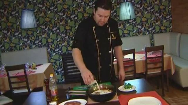 Рецепт Итальянский теплый салат с телятиной от шев повара шашлык-бар Кинза смотреть онлайн