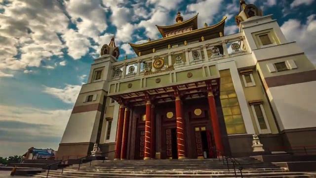 Золотая обитель Будды Шакьямуни смотреть онлайн