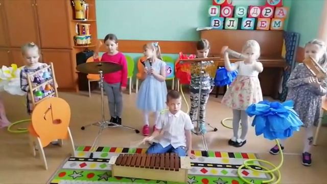 Урок-поздравление к празднику 8 марта группа "Ладушки" (5-6 лет) смотреть онлайн