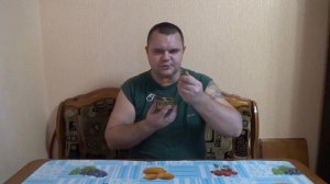 пробуем КРАСНУЮ ИКРУ в железной банке из магазина СВЕТОФОР,икра лососевая камчатская структурирован