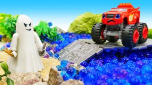 Мультики про машинки Вспыш и Крушила наткнулись на сердитое привидение