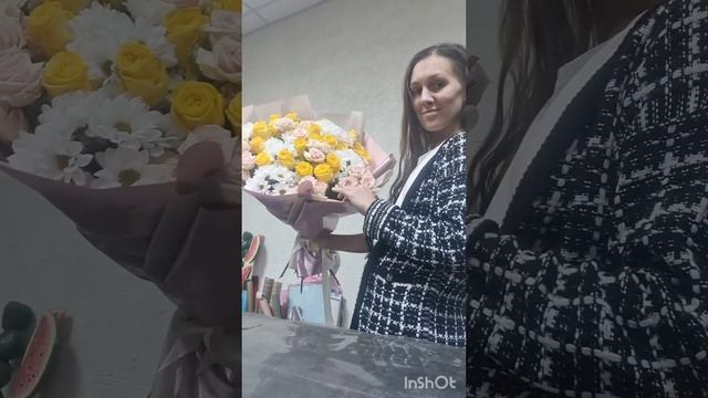 Варианты букетов с жёлтой розой. смотреть онлайн