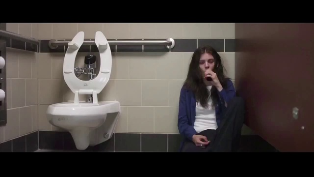 Обрезание (Excision) - трейлер смотреть онлайн