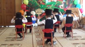 "Танец джентельменов" исполняют мальчики гр. №9 СП "ЦРР - д/с "Сказка"