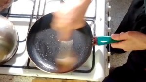 БЫСТРЫЕ ГРЕЧНЕВЫЕ БЛИНЫ ИЗ ВЧЕРАШНЕЙ КАШИ