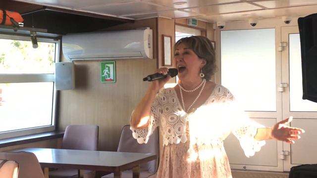 Резеда Аминева с мелодичными песнями на теплоходе Чайка по реке Агидель смотреть онлайн
