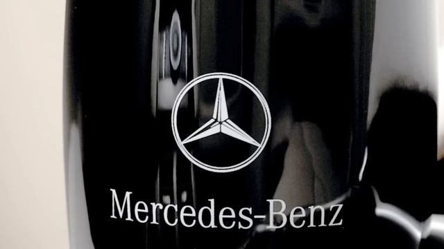 The Illuminated Star -- Mercedes-Benz Accessories смотреть онлайн