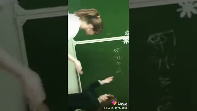 Когда подруга вышла к доске и не знает что делать! смотреть онлайн
