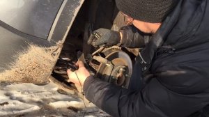 Замена задних тормозных колодок mazda CX-5 своими руками