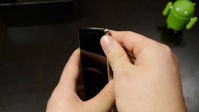 Обзор Pantech Vega Iron 5": распаковка и первые впечатления смотреть онлайн