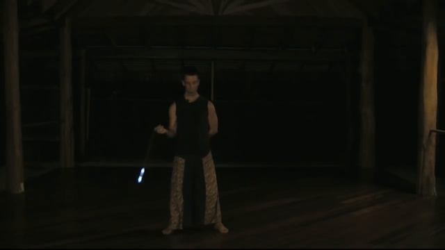 Poi Dancing Tutorial - How to Spin Triquetras (Intermediate) смотреть онлайн