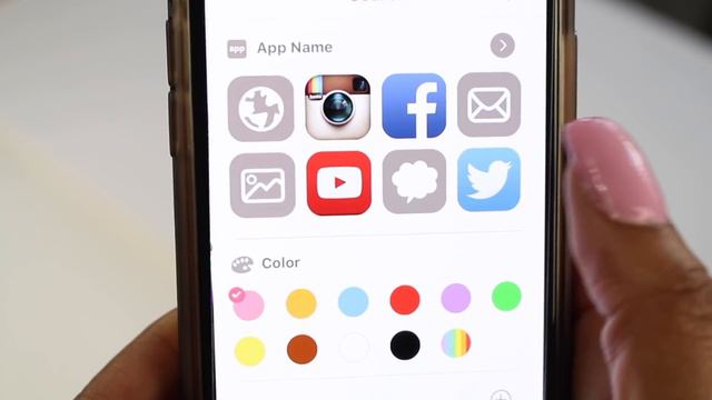Hacks To Make Your Apps Look Cool NO JAILBREAK! | HOW TO MAKE YOUR APPS PINK & cHANGE SHAPES OF APP смотреть онлайн