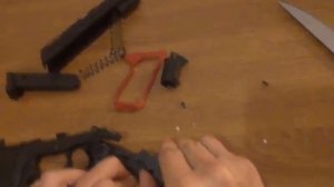 починка курка на игрушечном пистолете