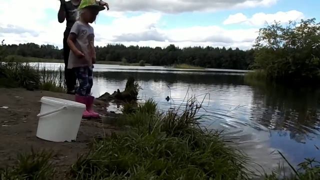 На Рыбалку с Дочкой. Там где Караси живут. Рыбалка в Волхове. Карась на поплавок 2020 смотреть онлайн