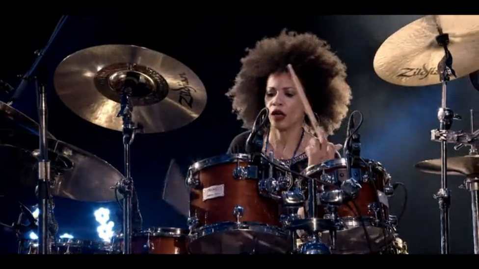 Cindy Blackman Santana Drum and Benny Bass Solo (Live 2014) смотреть онлайн